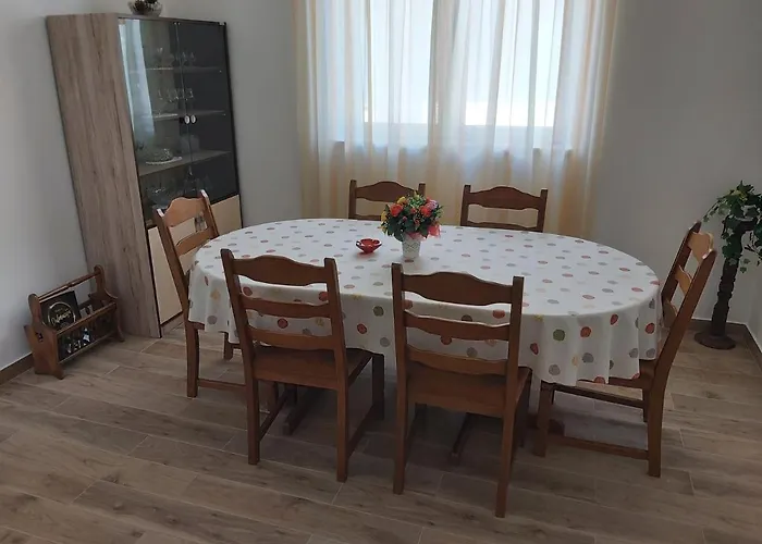 House Petar By Sea