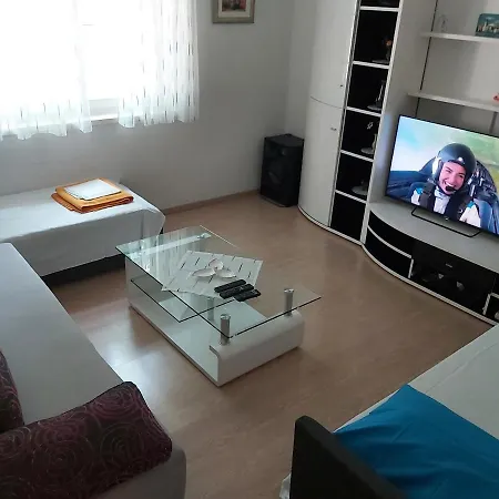 House Petar By Sea فيلة تروغير