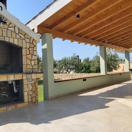 فيلة House Petar By Sea تروغير